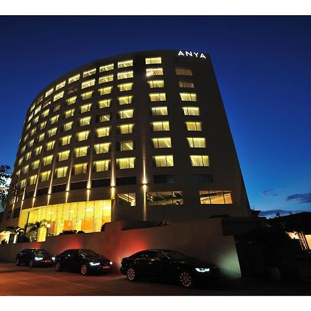 The Anya Hotel-Golf Course Road Ґурґаон Екстер'єр фото