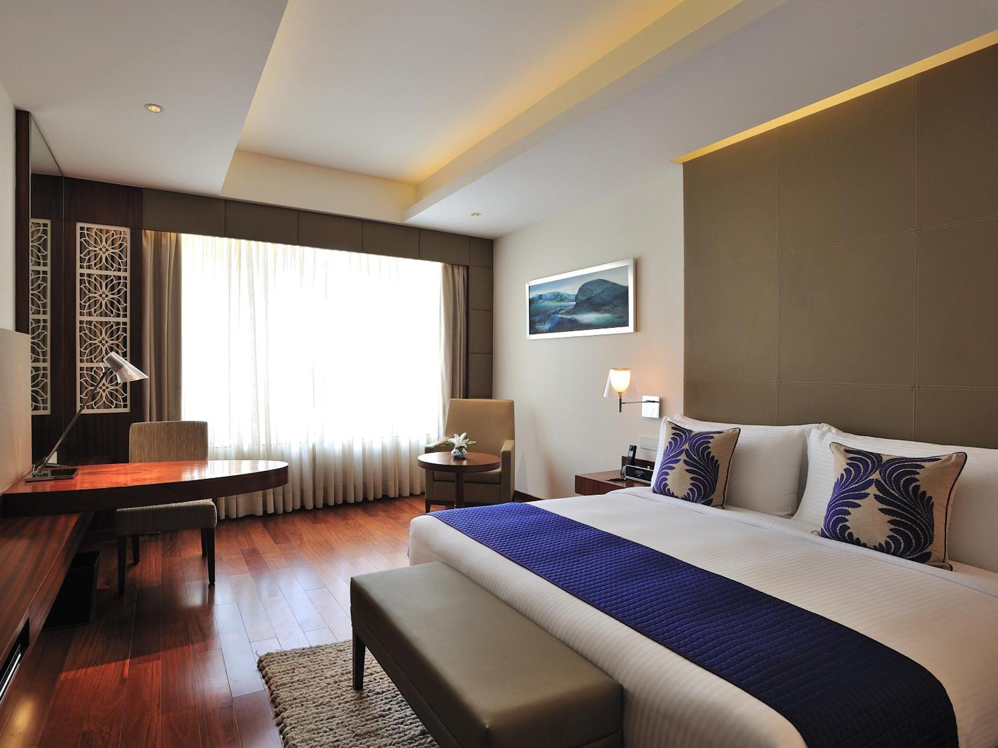The Anya Hotel-Golf Course Road Ґурґаон Екстер'єр фото