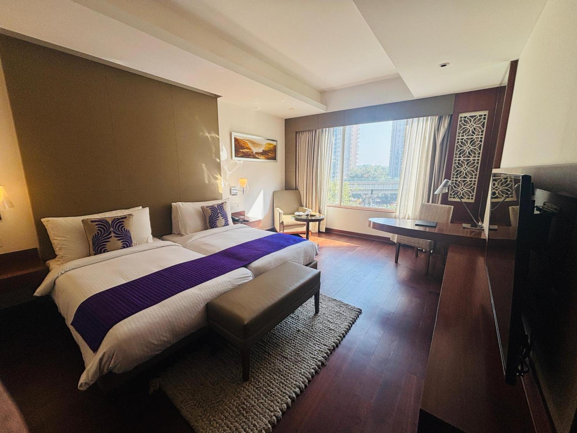 The Anya Hotel-Golf Course Road Ґурґаон Екстер'єр фото