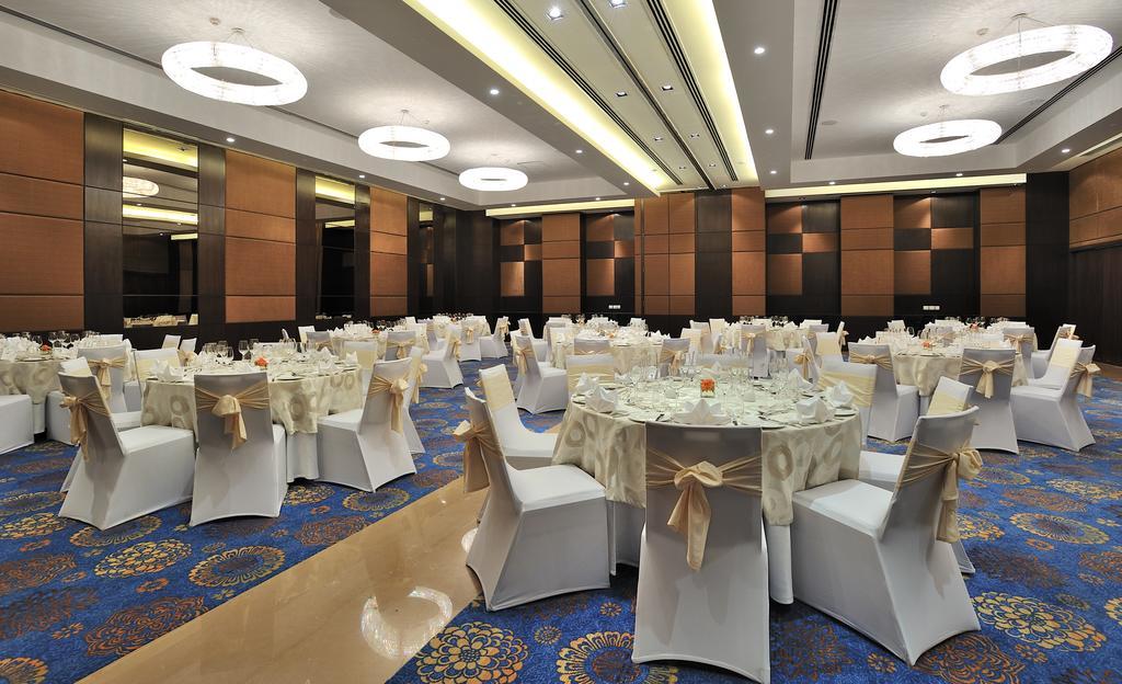 The Anya Hotel-Golf Course Road Ґурґаон Екстер'єр фото