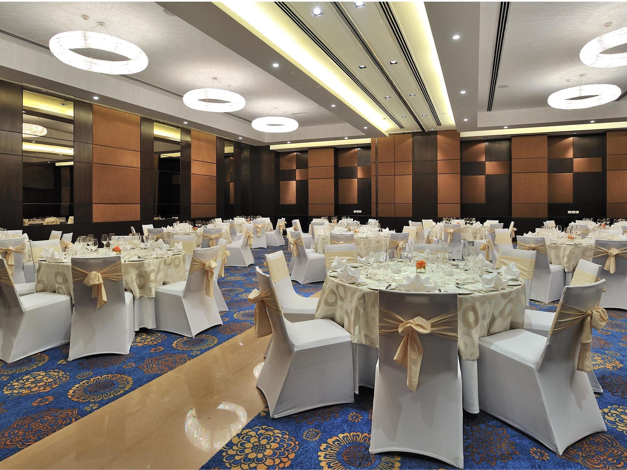 The Anya Hotel-Golf Course Road Ґурґаон Екстер'єр фото