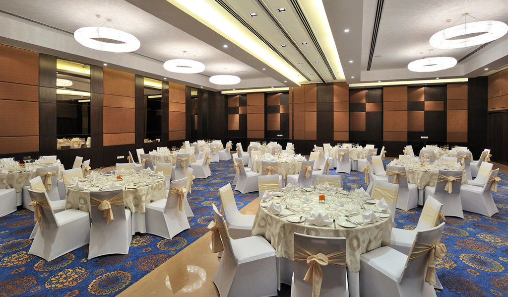 The Anya Hotel-Golf Course Road Ґурґаон Екстер'єр фото