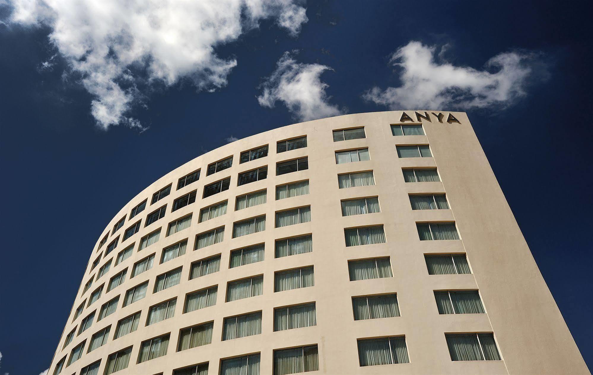 The Anya Hotel-Golf Course Road Ґурґаон Екстер'єр фото